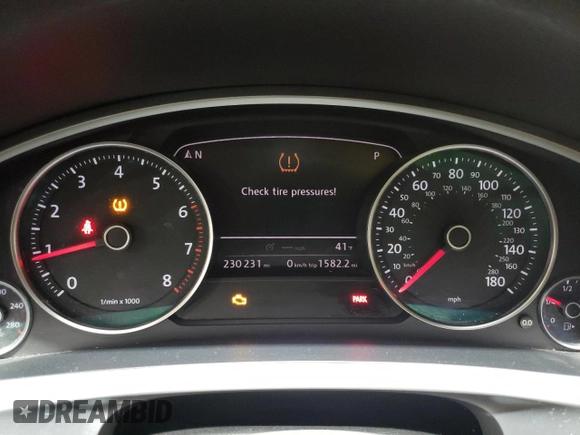 2012 Volkswagen Touareg Exec with VIN WVGEF9BP4CD011773, listed as a Copart auction lot 82461264 with 230,231 mi miles and Clean Title. Bid and sale history available at DreamBid. Image 9.