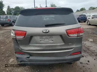 2016 Kia Sorento LX z VIN 5XYPG4A37GG006506, wystawiony jako Copart lot #59517245 z przebiegiem 127 151 mil mil oraz Szkoda całkowita • Salvage title. Historia ofert i sprzedaży dostępna na DreamBid. Obrazek 6.