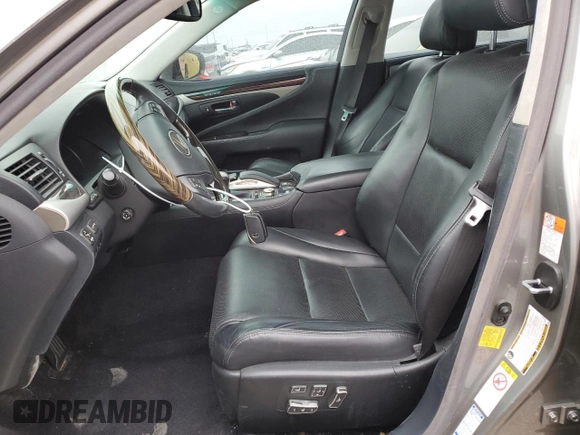 2017 Lexus LS 460 L with VIN JTHDL5EF2H5008214, listed as a Copart auction lot 81721354 with 87,923 mi miles and Salvage title. Bid and sale history available at DreamBid. Image 7.