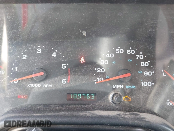 2003 Jeep Wrangler SE z VIN 1J4FA29113P323655, wystawiony jako IAAI lot #42704498 z przebiegiem 189 763 mil mil oraz . Historia ofert i sprzedaży dostępna na DreamBid. Obrazek 7.