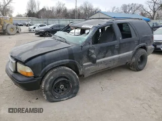 1998 GMC Jimmy SLT with VIN 1GKDT13W1W2540604, listed as a Copart auction lot 44431915 with 0 mi miles and Non Repairable. Bid and sale history available at carsss.com. Image 1.