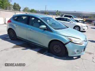 2012 Ford Focus SE z VIN 1FAHP3K24CL423428, wystawiony jako IAAI lot #42276030 z przebiegiem 189 172 mil mil oraz . Historia ofert i sprzedaży dostępna na DreamBid. Obrazek 1.