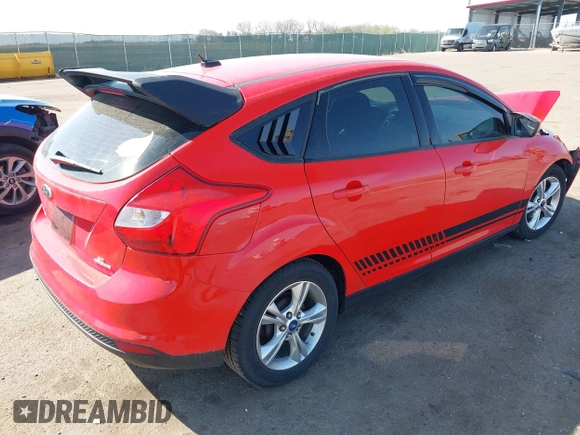 2014 Ford Focus SE with VIN 1FADP3K26EL305818, listed as a IAAI auction lot 42062813 with 175,047 mi miles. Bid and sale history available at carsss.com. Image 4.