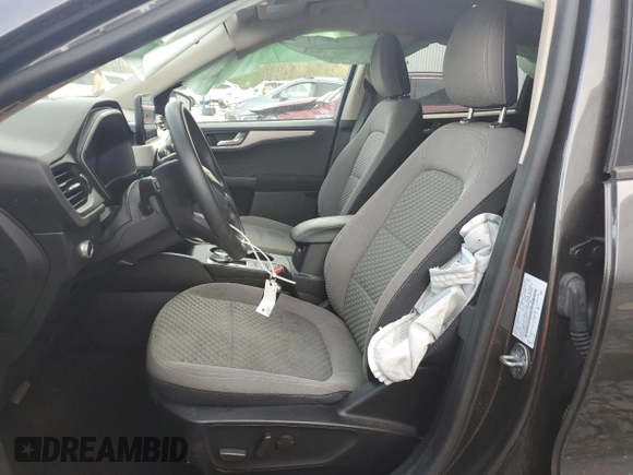2020 Ford Escape SE z VIN 1FMCU9G65LUA04361, wystawiony jako Copart lot #53974145 z przebiegiem 78 305 mil mil oraz Szkoda całkowita • Salvage title. Historia ofert i sprzedaży dostępna na DreamBid. Obrazek 7.