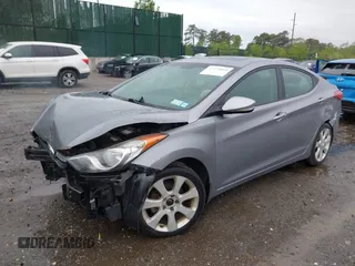2013 Hyundai Elantra GLS z VIN KMHDH4AE1DU646038, wystawiony jako IAAI lot #42274868 z przebiegiem 81 253 mil mil oraz . Historia ofert i sprzedaży dostępna na DreamBid. Obrazek 2.