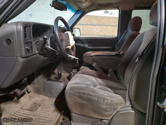 2004 Chevrolet Silverado 1500 LS with VIN 2GCEK19V641409456, listed as a Copart auction lot 53044845 with 245,191 mi miles and Clean Title. Bid and sale history available at carsss.com. Image 7.