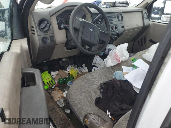 2008 Ford F-350 XL with VIN 1FDSF34518ED31999, listed as a Copart auction lot 43069015 with 274,981 mi miles and Salvage Title. Bid and sale history available at DreamBid. Image 8.