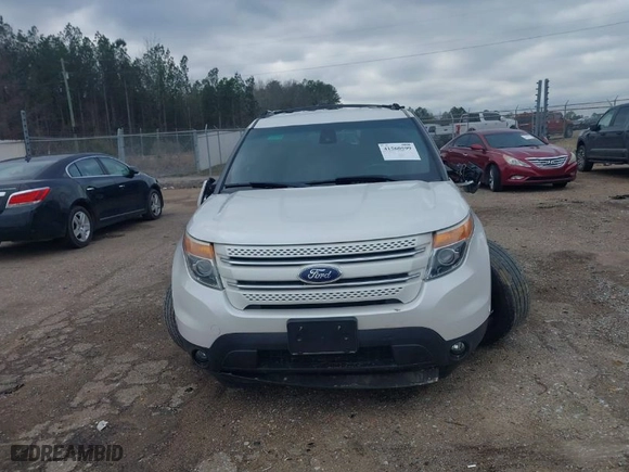 2014 Ford Explorer Limited with VIN 1FM5K8F84EGB74076, listed as a IAAI auction lot 41560599 with 186,258 mi miles. Bid and sale history available at carsss.com. Image 12.
