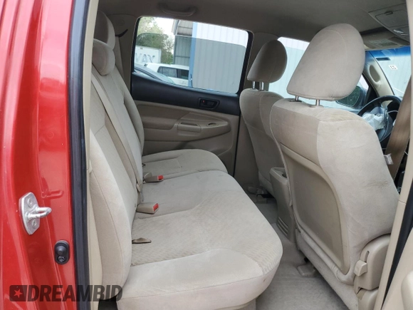 2010 Toyota Tacoma PreRunner z VIN 3TMJU4GN2AM106935, wystawiony jako Copart lot #55923065 z przebiegiem Nie podano mil oraz Szkoda całkowita • Salvage title. Historia ofert i sprzedaży dostępna na DreamBid. Obrazek 10.