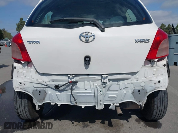 2008 Toyota Yaris with VIN JTDJT923885151383, listed as a IAAI auction lot 42057847 with 272,985 mi miles. Bid and sale history available at carsss.com. Image 18.