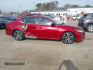 2019 Nissan Altima 2.5 SR with VIN 1N4BL4CV7KC113840, listed as a IAAI auction lot 41748943 with 82,930 mi miles. Bid and sale history available at carsss.com. Image 13.
