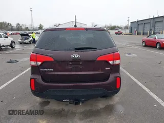 2015 Kia Sorento LX with VIN 5XYKTCA61FG568054, listed as a IAAI auction lot 41995522 with 229,631 mi miles. Bid and sale history available at carsss.com. Image 16.