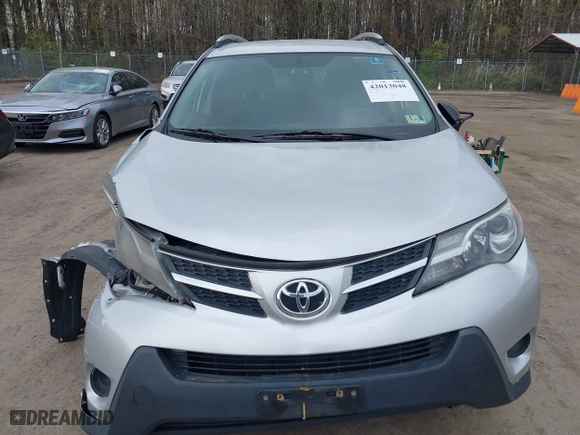 2015 Toyota RAV4 LE with VIN 2T3BFREV0FW407207, listed as a IAAI auction lot 42013048 with 212,301 mi miles. Bid and sale history available at carsss.com. Image 12.