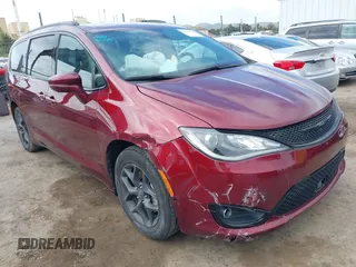 2020 Chrysler Pacifica Limited z VIN 2C4RC1GG6LR286390, wystawiony jako IAAI lot #42068234 z przebiegiem 71 832 mil mil oraz . Historia ofert i sprzedaży dostępna na DreamBid. Obrazek 1.