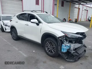 2025 Lexus NX 250 z VIN JTJADCAZ0S2016372, wystawiony jako IAAI lot #42254626 z przebiegiem 7 339 mil mil oraz . Historia ofert i sprzedaży dostępna na DreamBid. Obrazek 1.