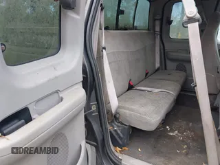 2001 Ford F-150 XL z VIN 1FTRX17L21NA34986, wystawiony jako IAAI lot #42334380 z przebiegiem Nie podano mil oraz . Historia ofert i sprzedaży dostępna na DreamBid. Obrazek 8.