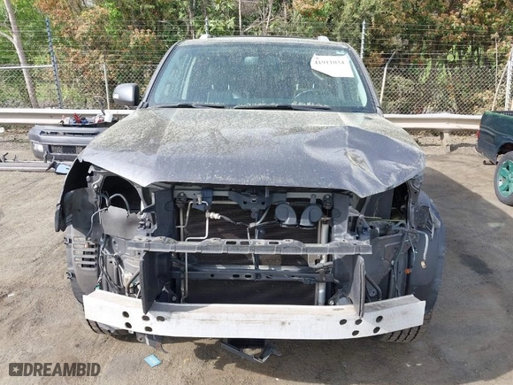 2011 Toyota 4Runner Trail with VIN JTEBU5JR8B5038388, listed as a IAAI auction lot 41911034 with 214,836 mi miles. Bid and sale history available at carsss.com. Image 13.