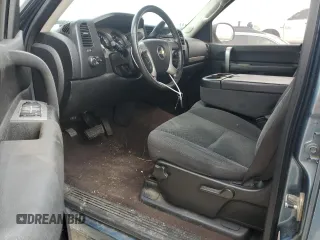 2008 Chevrolet Silverado 1500 1LT with VIN 3GCEC13J68G228440, listed as a Copart auction lot 43177565 with 209,085 mi miles and Salvage Title. Bid and sale history available at DreamBid. Image 8.