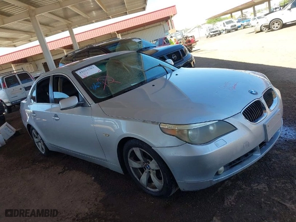 2006 BMW 5 Series 525i with VIN WBANE53586CK86180, listed as a IAAI auction lot 42034983 with 204,681 mi miles. Bid and sale history available at carsss.com. Image 1.