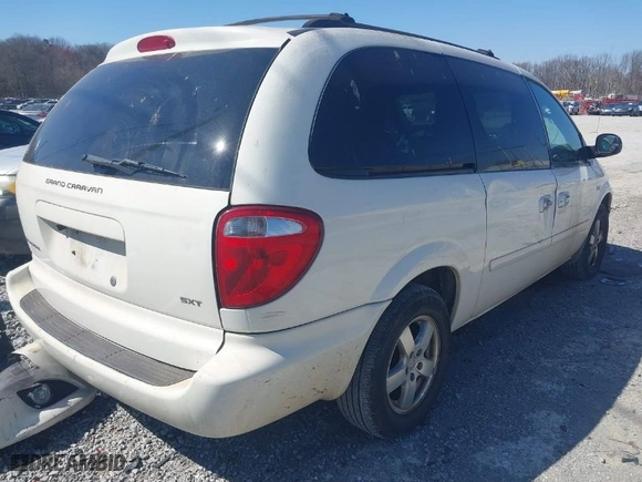 2007 Dodge Grand Caravan SXT with VIN 2D4GP44L37R276990, listed as a IAAI auction lot 41766888 with 200,860 mi miles. Bid and sale history available at carsss.com. Image 4.