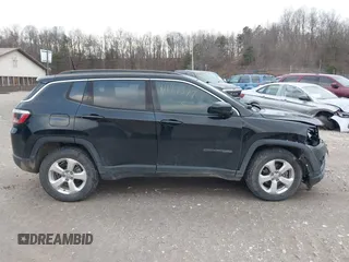 2017 Jeep Compass Latitude with VIN 3C4NJDBB6HT666092, listed as a IAAI auction lot 41199349 with 101,190 mi miles. Bid and sale history available at carsss.com. Image 13.