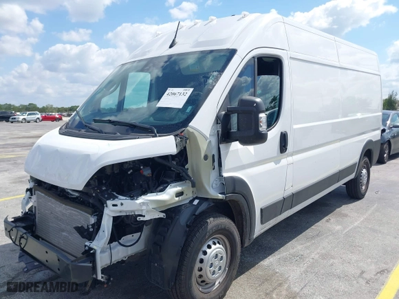 2025 Ram ProMaster Cargo Van Tradesman with VIN 3C6LRVDG8SE518592, listed as a IAAI auction lot 42067132 with 2,038 mi miles. Bid and sale history available at carsss.com. Image 18.