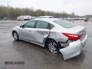 2016 Nissan Altima S with VIN 1N4AL3AP7GN350673, listed as a IAAI auction lot 41967958 with 132,352 mi miles and . Bid and sale history available at carsss.com. Image 3.