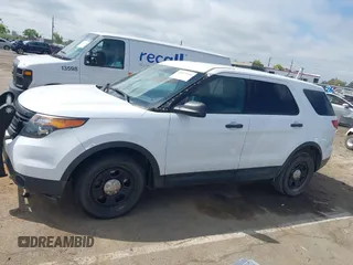 2013 Ford Utility Police Interceptor with VIN 1FM5K8AR1DGC63408, listed as a IAAI auction lot 42075944 with 155,382 mi miles. Bid and sale history available at carsss.com. Image 14.