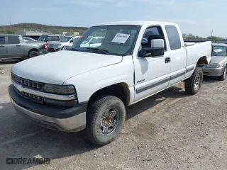 1999 Chevrolet Silverado 2500 LS with VIN 1GCFC29UXXZ178331, listed as a IAAI auction lot 41887908 with 1 mi miles. Bid and sale history available at carsss.com. Image 2.