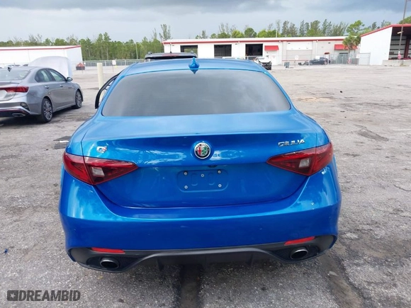 2017 Alfa Romeo Giulia with VIN ZARFAEDN9H7558626, listed as a IAAI auction lot 40517767 with 99,040 mi miles. Bid and sale history available at carsss.com. Image 16.