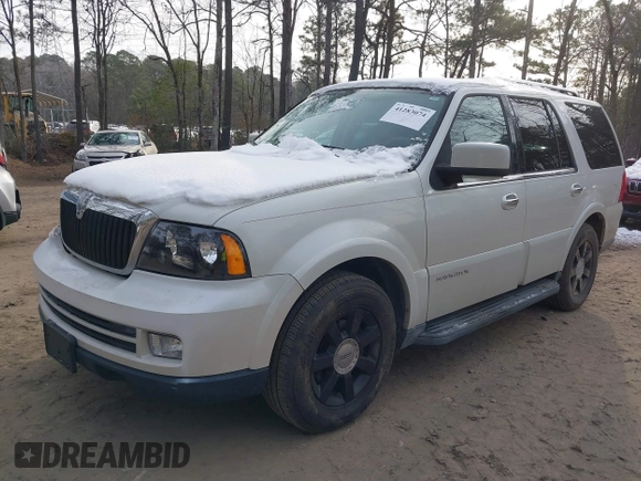 2006 Lincoln Navigator Luxury with VIN 5LMFU27506LJ25785, listed as a IAAI auction lot 41283074 with 73,040 mi miles. Bid and sale history available at carsss.com. Image 17.