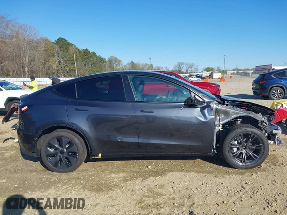 2024 Tesla Model Y Long Range with VIN 7SAYGDEE8RA293641, listed as a IAAI auction lot 41891018 with 7,341 mi miles and . Bid and sale history available at DreamBid. Image 14.