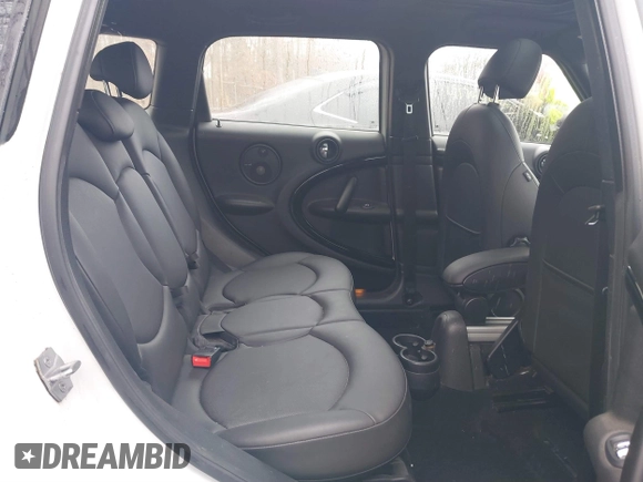 2014 MINI Countryman S with VIN WMWZC3C55EWP52138, listed as a IAAI auction lot 40695292 with 83,083 mi miles and . Bid and sale history available at DreamBid. Image 8.