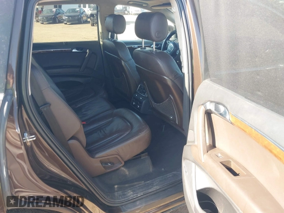 2010 Audi Q7 3.0L TDI Prestige with VIN WA1VMAFE5AD005055, listed as a IAAI auction lot 41407455 with 166,962 mi miles. Bid and sale history available at carsss.com. Image 8.