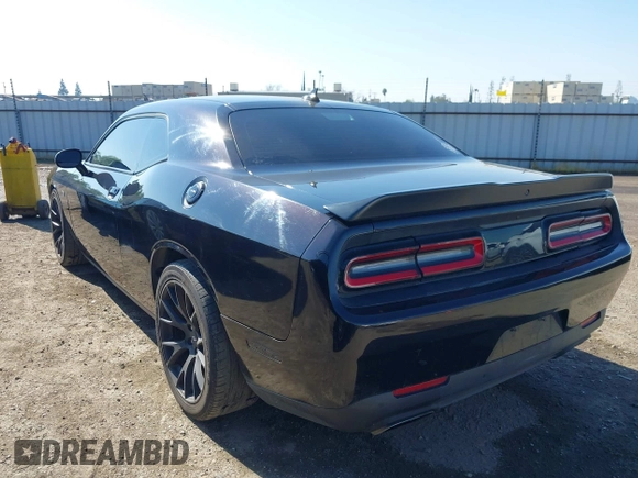 2019 Dodge Challenger R/T Scat Pack z VIN 2C3CDZFJ9KH556896, wystawiony jako IAAI lot #41892608 z przebiegiem 60 747 mil mil oraz . Historia ofert i sprzedaży dostępna na DreamBid. Obrazek 3.