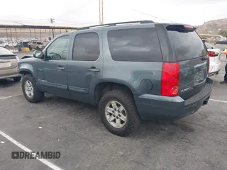 2008 GMC Yukon SLE w/3SA with VIN 1GKFC13C28J166446, listed as a IAAI auction lot 41531715 with 126,926 mi miles. Bid and sale history available at carsss.com. Image 3.