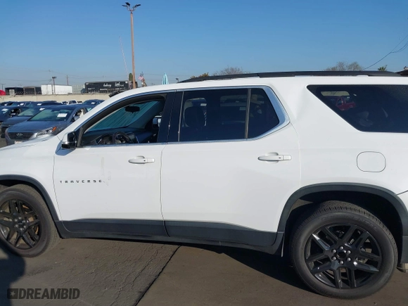 2019 Chevrolet Traverse LT Leather with VIN 1GNERHKW9KJ202609, listed as a IAAI auction lot 41461182 with 62,436 mi miles. Bid and sale history available at carsss.com. Image 15.