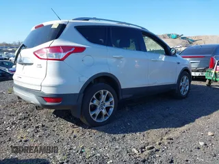 2013 Ford Escape SEL with VIN 1FMCU9HX2DUC40443, listed as a IAAI auction lot 42047208 with 194,413 mi miles. Bid and sale history available at carsss.com. Image 4.