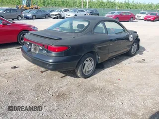 2000 Ford Escort ZX2 z VIN 3FAKP1139YR235632, wystawiony jako IAAI lot #42240451 z przebiegiem 139 532 mil mil oraz . Historia ofert i sprzedaży dostępna na DreamBid. Obrazek 4.