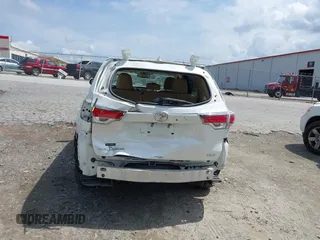 2016 Toyota Highlander XLE z VIN 5TDKKRFH3GS170784, wystawiony jako IAAI lot #42091024 z przebiegiem 83 300 mil mil oraz . Historia ofert i sprzedaży dostępna na DreamBid. Obrazek 6.