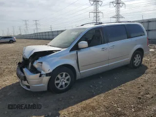 2010 Chrysler Town & Country Touring z VIN 2A4RR5D10AR188288, wystawiony jako Copart lot #55852995 z przebiegiem Nie podano mil oraz Szkoda całkowita • Salvage title. Historia ofert i sprzedaży dostępna na DreamBid. Obrazek 1.