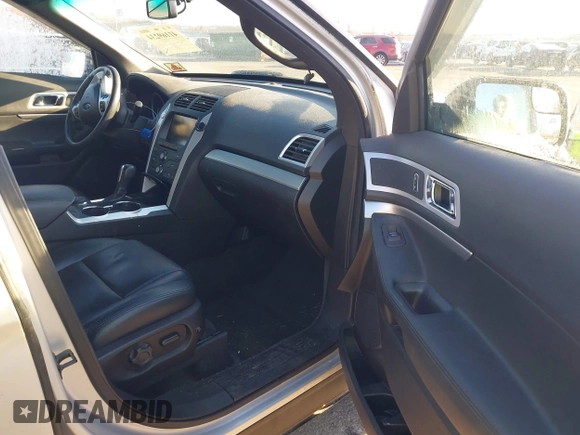 2015 Ford Explorer XLT with VIN 1FM5K8D85FGA06032, listed as a IAAI auction lot 41169234 with 131,031 mi miles and . Bid and sale history available at carsss.com. Image 5.