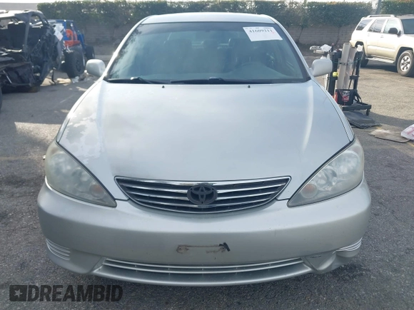 2005 Toyota Camry STD z VIN 4T1BE32K45U399095, wystawiony jako IAAI lot #41609211 z przebiegiem 244 705 mil mil oraz . Historia ofert i sprzedaży dostępna na DreamBid. Obrazek 12.