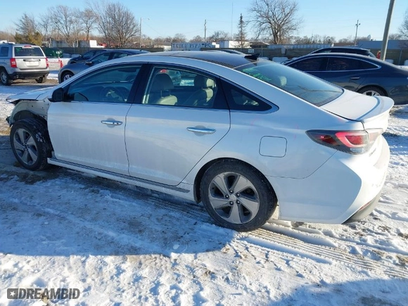 2016 Hyundai Sonata Hybrid Limited with VIN KMHE34L19GA020739, listed as a IAAI auction lot 41649497 with 217,744 mi miles. Bid and sale history available at carsss.com. Image 3.