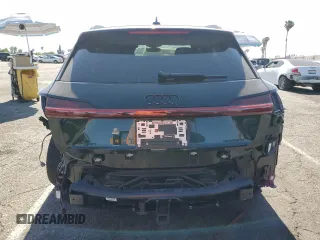 2023 Audi e-tron Chronos z VIN WA1VABGE3PB013236, wystawiony jako Copart lot #57913445 z przebiegiem 9 501 mil mil oraz Szkoda całkowita • Salvage title. Historia ofert i sprzedaży dostępna na DreamBid. Obrazek 6.