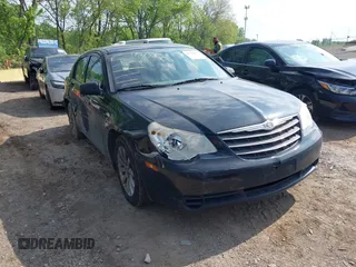 2010 Chrysler Sebring Limited z VIN 1C3CC5FB6AN233867, wystawiony jako IAAI lot #42198470 z przebiegiem 181 782 mil mil oraz . Historia ofert i sprzedaży dostępna na DreamBid. Obrazek 1.
