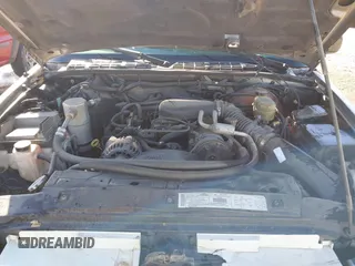 2001 GMC Jimmy SL with VIN 1GKCS13W312204086, listed as a IAAI auction lot 41693507 with 177,439 mi miles. Bid and sale history available at carsss.com. Image 10.