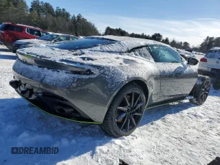 2017 Aston Martin DB11 z VIN SCFRMFAVXHGL01257, wystawiony jako Copart lot #86535924 z przebiegiem 35 822 mil mil oraz Szkoda całkowita • Salvage title. Historia ofert i sprzedaży dostępna na DreamBid. Obrazek 3.