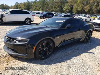 2021 Chevrolet Camaro 1LT z VIN 1G1FB1RX4M0105780, wystawiony jako Copart lot #48598375 z przebiegiem 59 137 mil mil oraz Nie do naprawy • Non repairable. Historia ofert i sprzedaży dostępna na DreamBid. Obrazek 1.