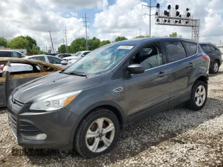 2016 Ford Escape SE z VIN 1FMCU9G95GUB48539, wystawiony jako Copart lot #57028905 z przebiegiem 124 307 mil mil oraz Szkody całkowita. Historia ofert i sprzedaży dostępna na DreamBid. Obrazek 1.